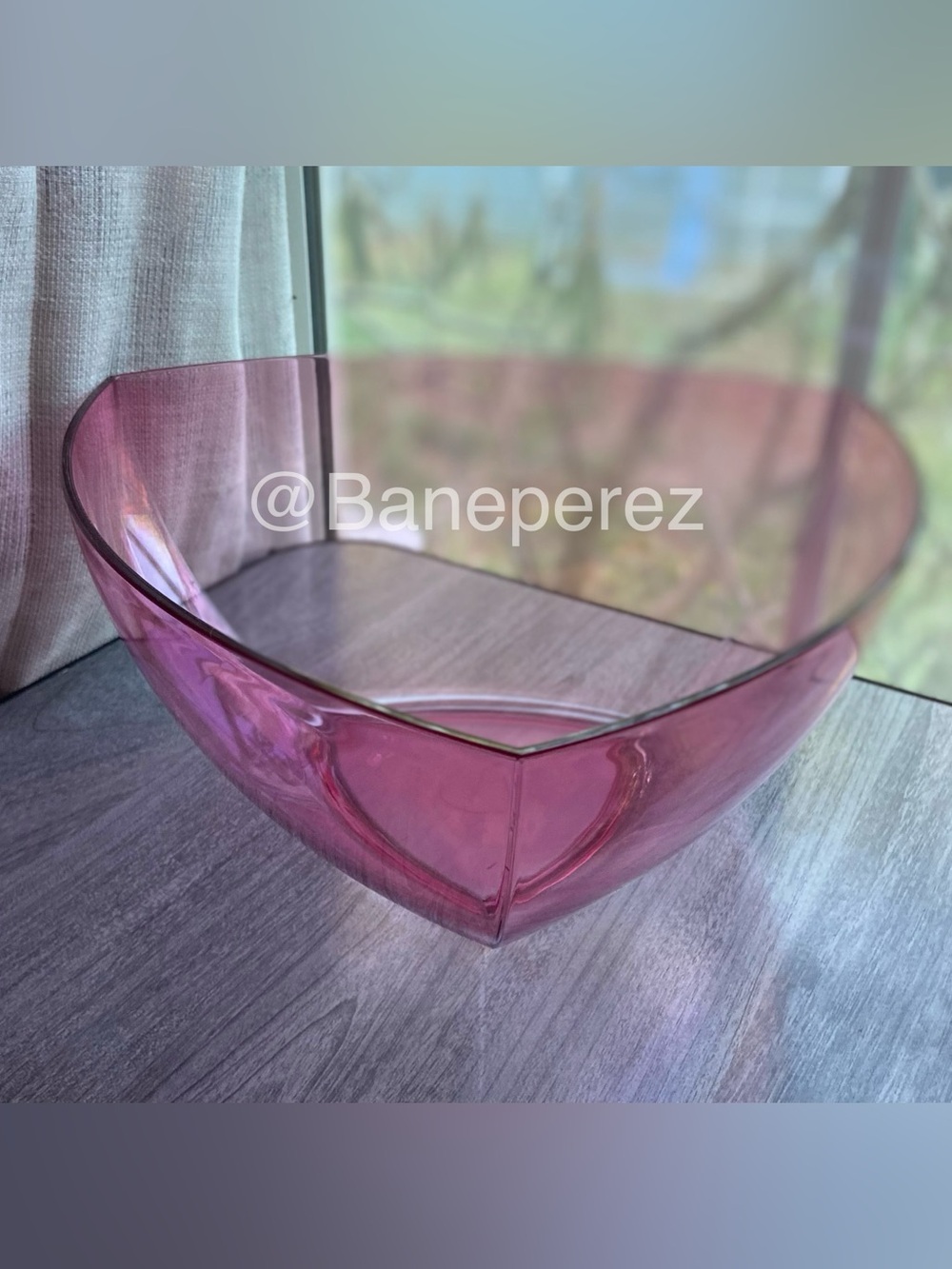 Tupperware Pink Triangular Serving Bowl